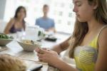 15 Middagsbordregler som ifølge mødre aldri skal være ødelagte