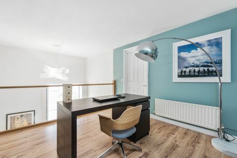 Old Royal Free Place - Islington - skrivebord - Savills