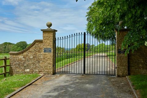 Robbie Williams' landsted, Compton Bassett House, til salgs i Wiltshire