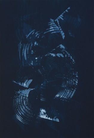 Undertow av Elaine Mullings. Monotype silketrykk, tilpasset blandet akryl med gullpigment, 70 x 50 cm, eiditon på 5. 780 £ hos JP Art på Affordable Art Fair Battersea.