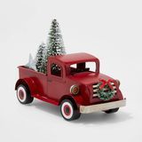 Liten lastebil med juletre dekorativ figur rød