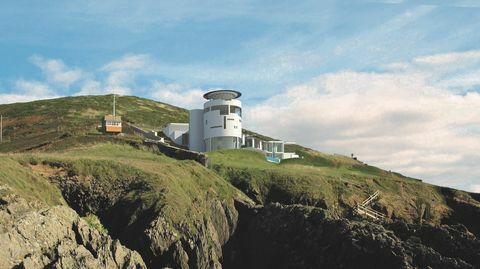 fyrtårn grand designs, edward short, chesil cliff house til salgs i croyde nord devon