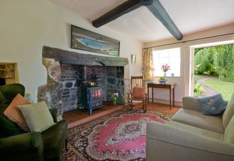 Old Mill Cottage, stue © National Trust Images, Mike Henton