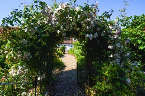 Sjarmerende rosa hytte i Norfolk landsby Stanhoe