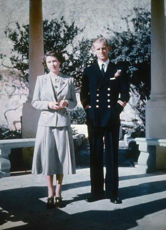 prinsesse elizabeth og ektemannen prins philip, hertug av edinburgh under bryllupsreisen i malta, hvor han er stasjonert med den kongelige marinen, 1947 foto av hulton archivegetty images