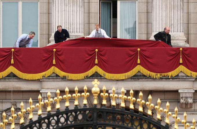 buckingham palace balkong forberedelser