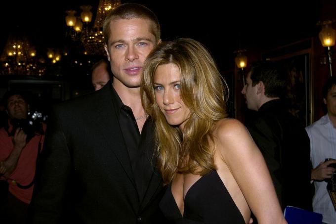 brad pitt og kona jennifer aniston deltar på premieren i USA