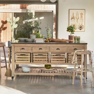 Hvitkalket Hudson Kitchen Island