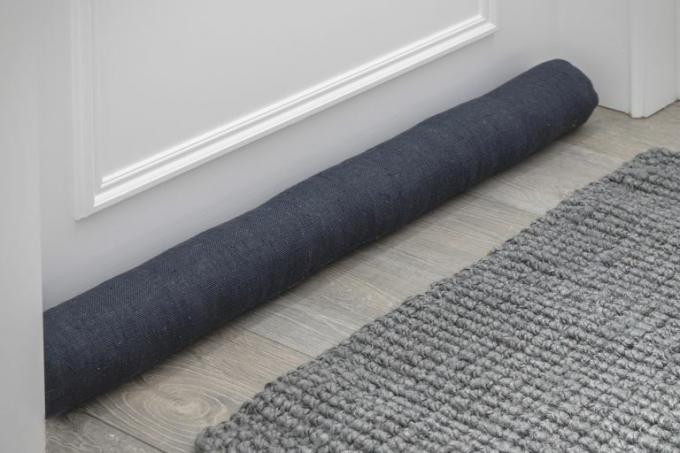 Garden Trading Compton Draft Excluder i karbon - lin