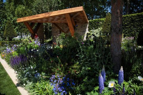 Chris Beardshaws 'Morgan Stanley Garden' utstilt på Chelsea Flower Show 22. mai 2017 i London, England