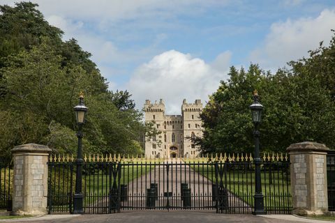 dronningen, flytter ut, Buckingham Palace, Windsor Castle