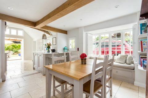 Landlig kjøkken - hus til salgs i Surrey