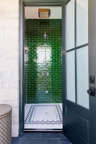walk in bad med grønne dusjfliser