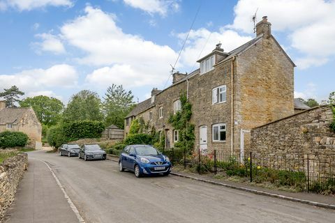 honningfarget hytte til salgs i cotswolds