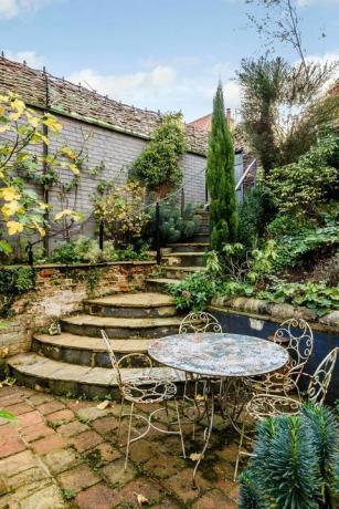 The Roundhouse - Wells-next-the-Sea - Norfolk - garden - Savills