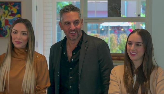 kjøpe beverly hills l til r farrah brittany, mauricio umansky og alexia umansky fra å kjøpe beverly hills cr med tillatelse fra netflix© 2022 netflix, inc