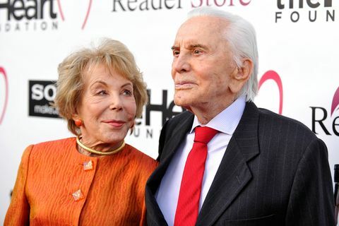 Kirk Douglas og Anne Buydens i 2012.