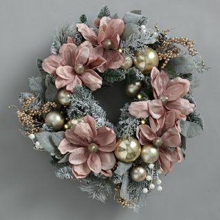 Frosted Rose Pre-Lit Magnolia Wreath