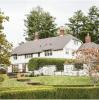 Du kan bo på Dorinda Medley's Berkshires Estate senere denne måneden, takket være Airbnb
