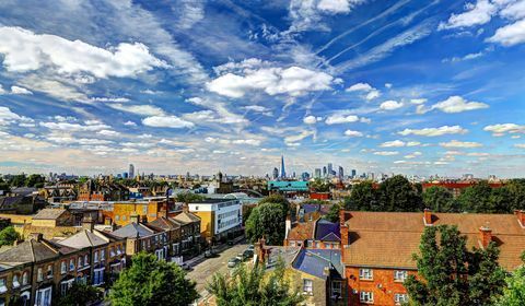 Londons skyline om sommeren