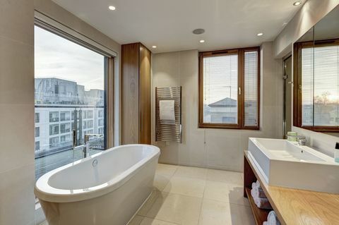 Penthouse i Henson Building - ensuite master - Beauchamp Estates