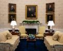 Joe Bidens ovale kontor: The New President's Office Featured Decor brukt av Bill Clinton, Donald Trump og George W. Busk