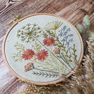 Broderi høstblomster og urter mønster