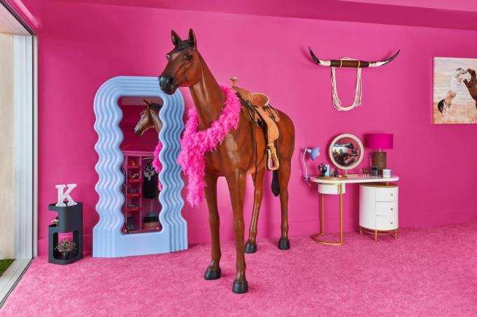 du kan bestille Barbies Malibu Dreamhouse på airbnb