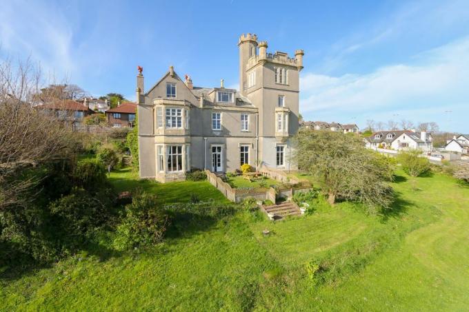 Victorian Gothic ‘Fairytale’ Castle / Folly i Devon, England