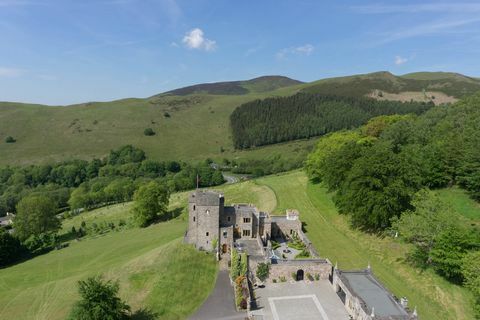 Castell Gyrn - 6-roms slott i Wales