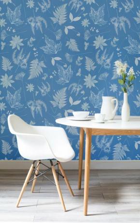 Anna Atkins Cyanotype Floral Leaf Veggmaleri, £ 25 per kvadratmeter via Murals Wallpaper