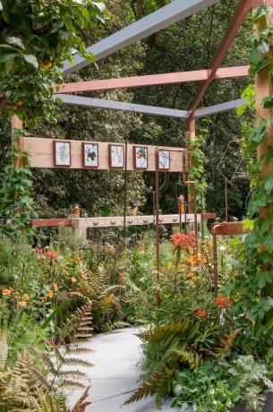 Seedlip Garden på Chelsea Flower Show - designet av Catherine MacDonald - bygget av Landform Consultants. Håndverkerhage.
