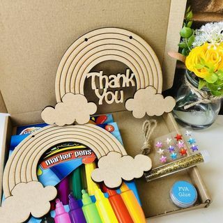 Barnas trehengende Rainbow Letterbox Kit